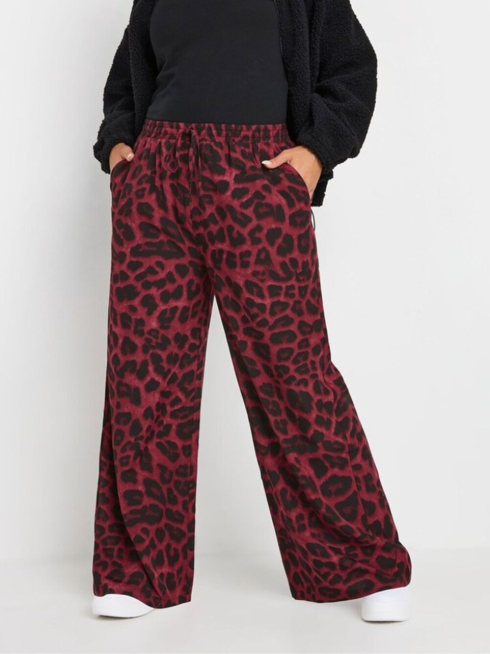 ASHLEY STEWART BLACK&RED ANIMAL PRINT TROUSERS